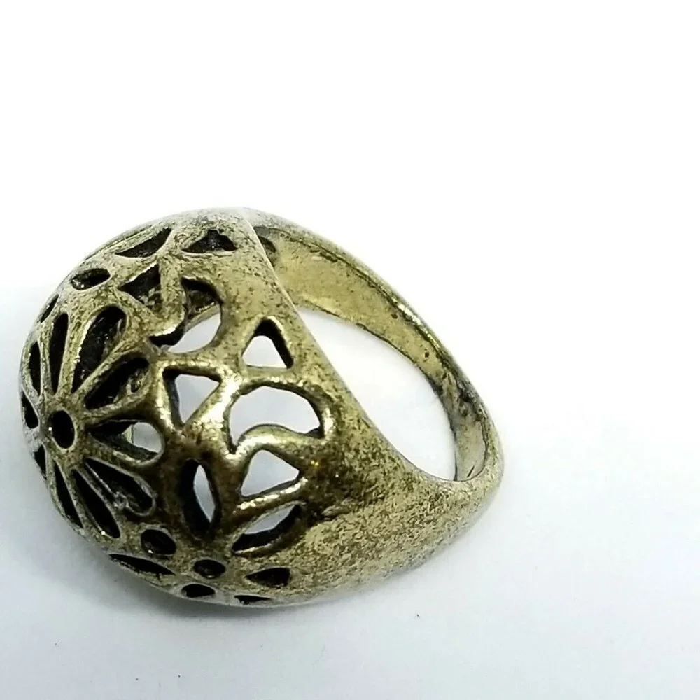 Flower Filigree Dome Gold Tone Retro Ring 9